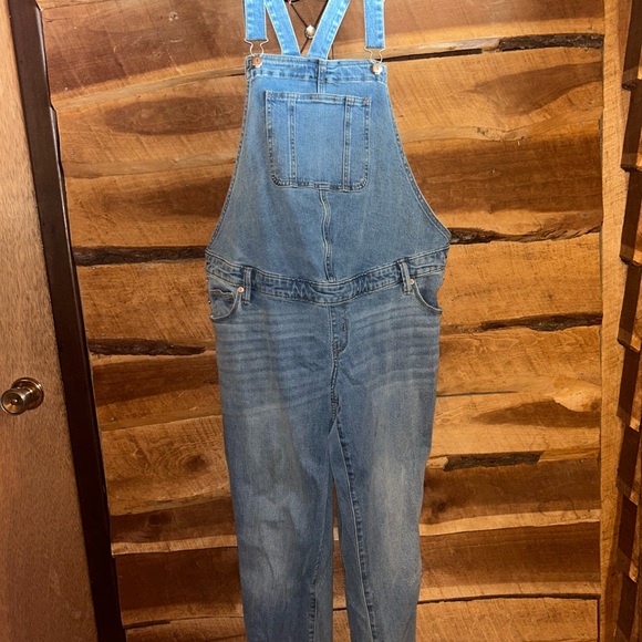 Isabel Maternity by Ingrid & Isabel Light Blue Denim Overalls - Picture 2 of 4